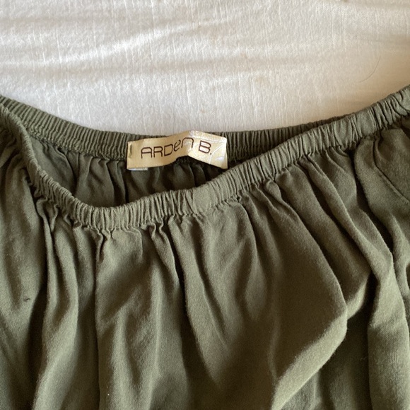 small arden b off the shoulder shirt - Picture 3 of 3